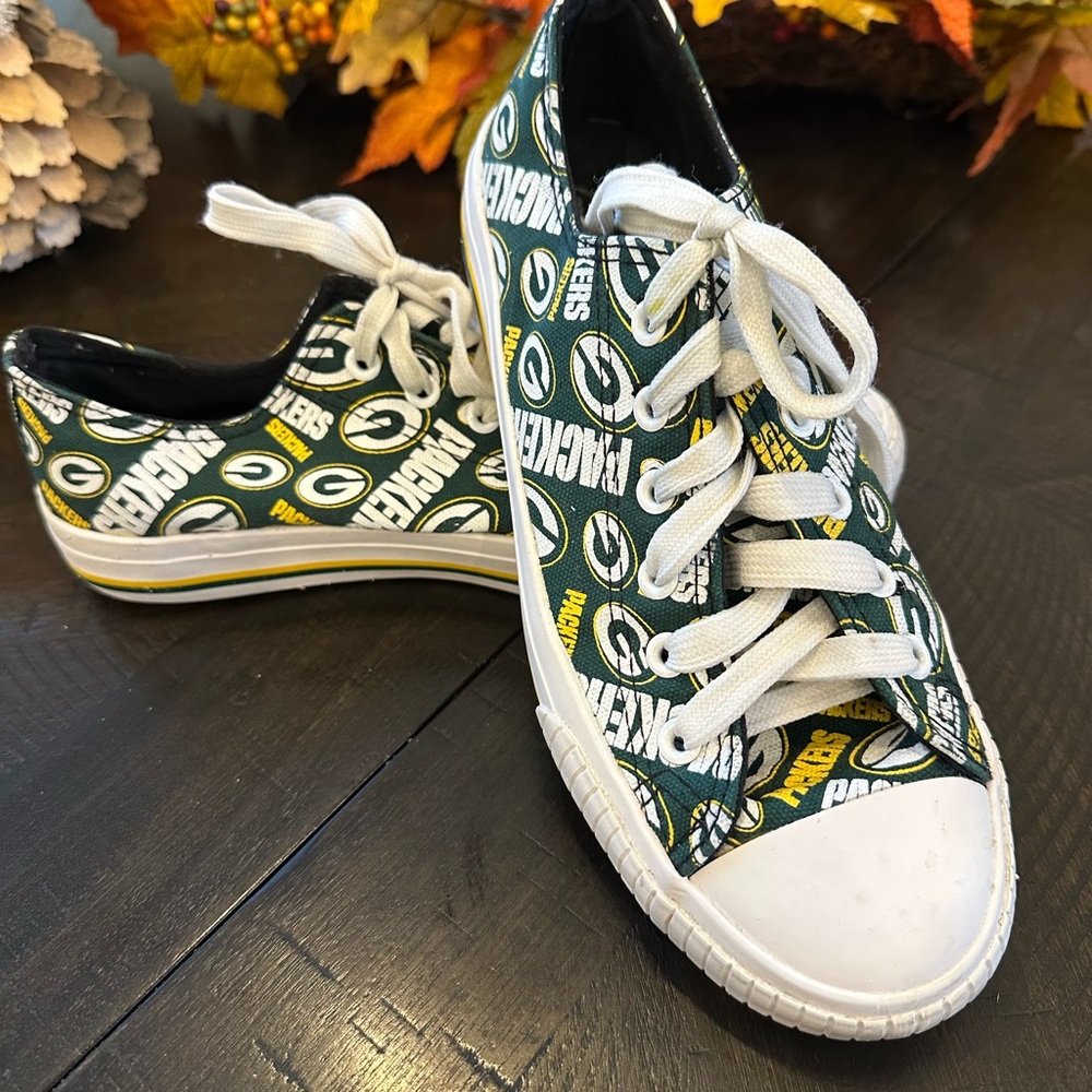 Packers Themed Women's Sneakers - Green and White - Picture 2 of 5
